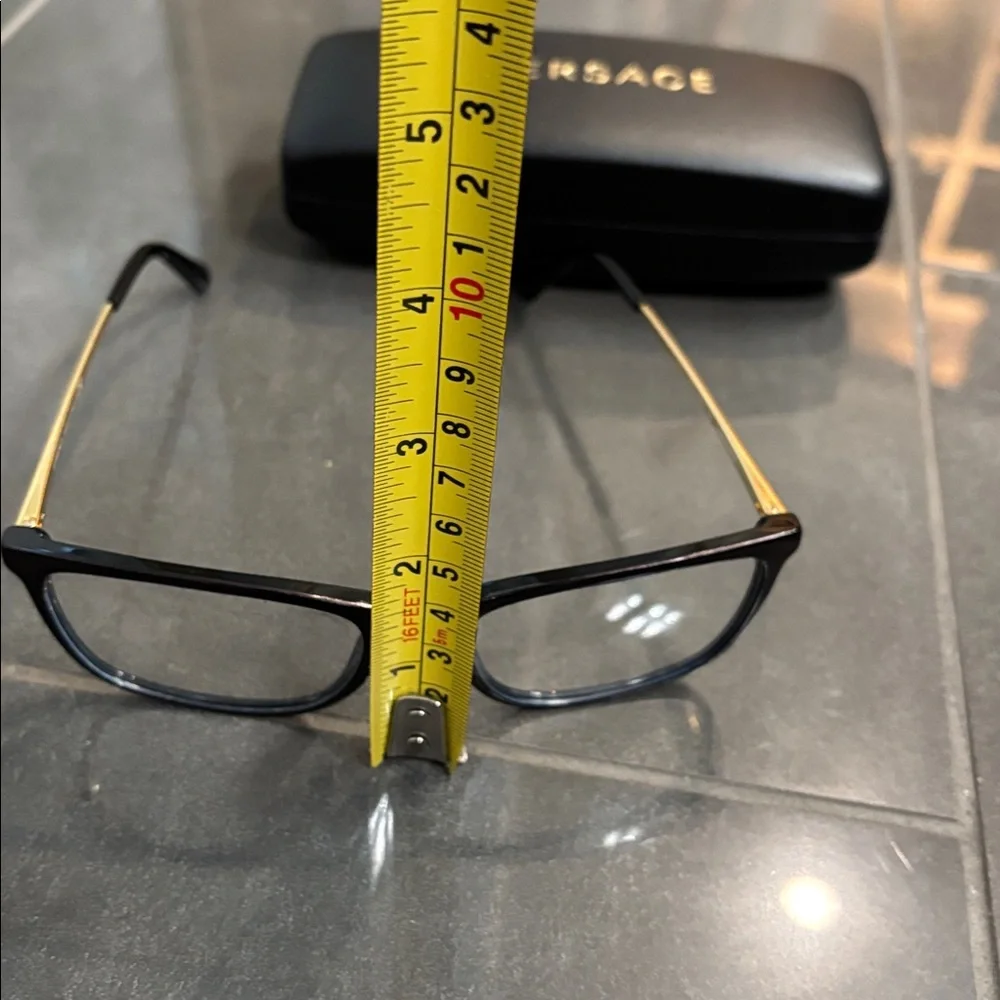 Versace prescription glasses with no prescription in them - Picture 14 of 17